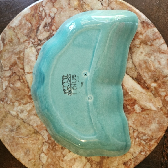 Vintage 1970's LOTUS Metlox Vernon Aqua Cresent Salad Dish - Picture 2 of 3